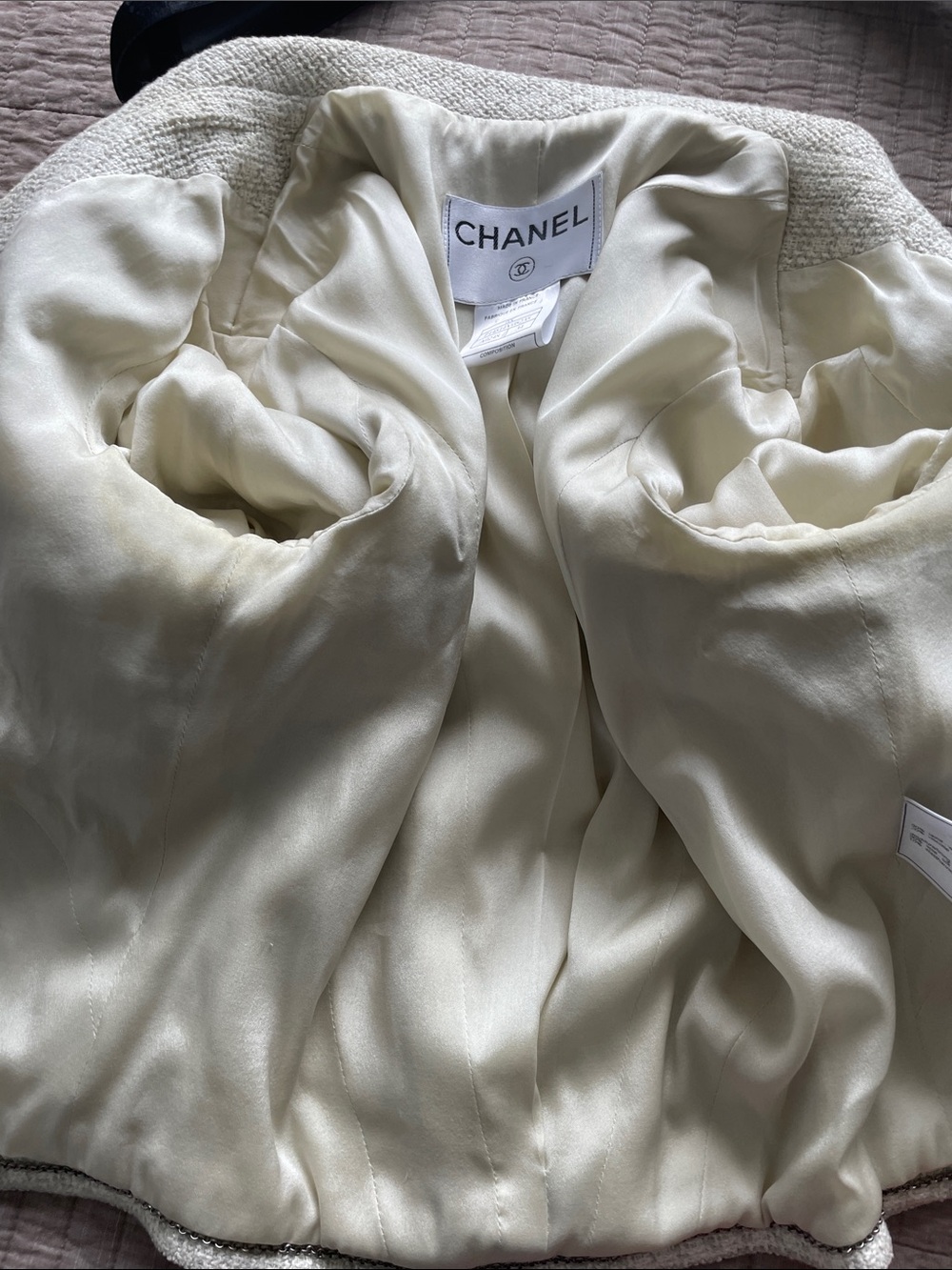 CHANEL Authentic Vintage Cream Tweed Cropped Jacket - Picture 11 of 14